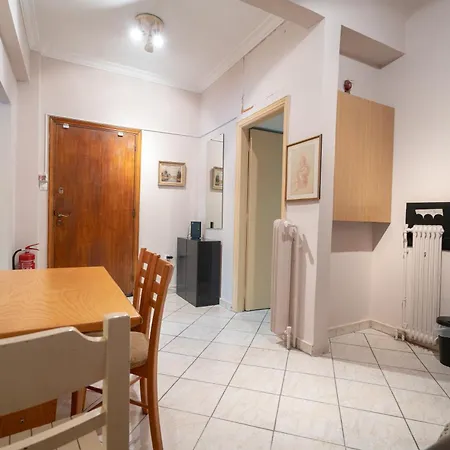 Victoria Metro St. 2 Bedrooms 4 Persons Apartment