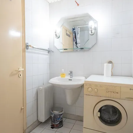 Victoria Metro St. 2 Bedrooms 4 Persons *