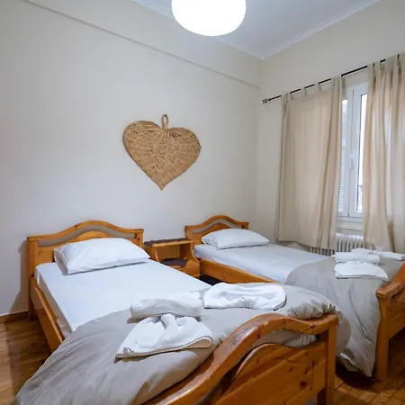 Victoria Metro St. 2 Bedrooms 4 Persons Apartment