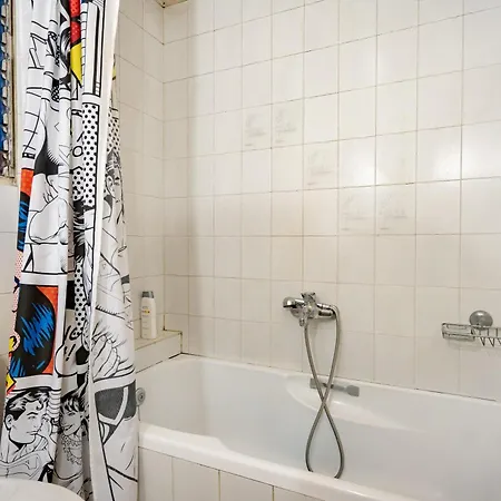 Victoria Metro St. 2 Bedrooms 4 Persons Apartment *